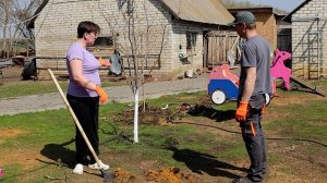 РАЗБОРКИ С МУЖЕМ НА УЧАСТКЕ!