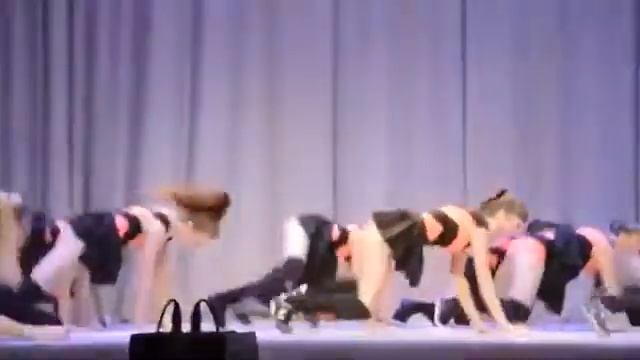 Скандальный ролик танец пчелок Оренбург смотреть онлайн