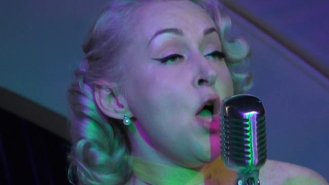 Marshmallows - Breakaway @ Радио-сити 19.11.2016 смотреть онлайн