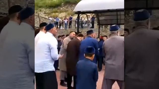 ЧЕЧЕНСКИЕ МАГИСТРЫ ЗИКРИЗМА В КРУГУ ЗИКРИСТОВ смотреть онлайн