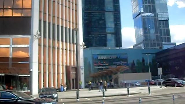 Меня переманивали ещё и туда! смотреть онлайн