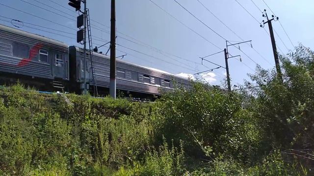 Электровоз ЭП1М-636 с поездом №233 Екатеринбург-Имеретинский курорт смотреть онлайн