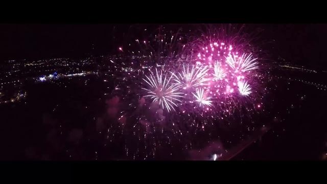 Фейерверк на День города Бреста с высоты птичьего полета 01 08 2015 смотреть онлайн