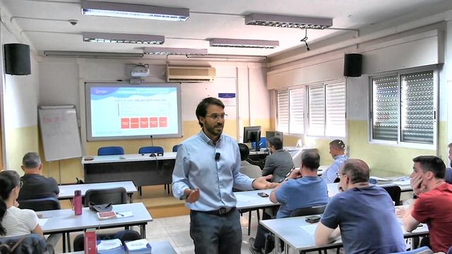 Ponencia (José Viñas) "Sostenibilidad en la gestión del deporte " смотреть онлайн