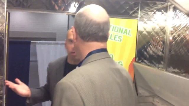 Кафе на колесах в Америке смотреть онлайн