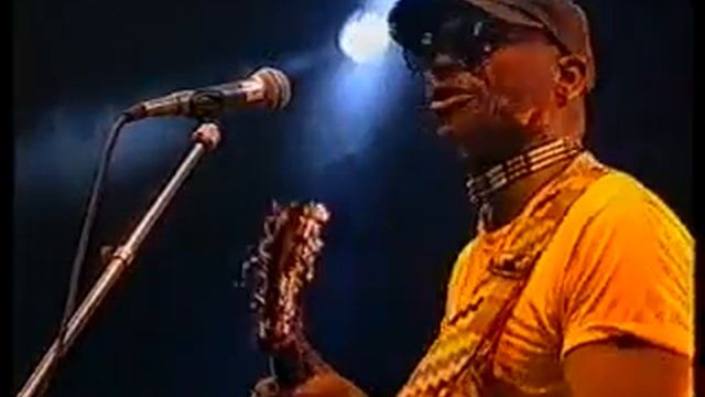 Taj Mahal - Walking Blues смотреть онлайн