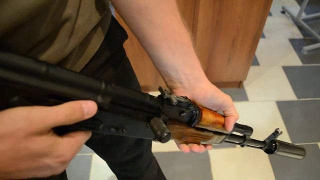 Увеличенная ручка затвора АК смотреть онлайн