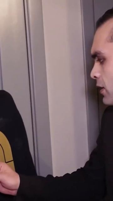 НУ ВАС НА ФИГ,Я СВАЛИВАЮ. ЧТО ТО ЖИВЕТ на Нашем ЧЕРДАКЕ ! смотреть онлайн