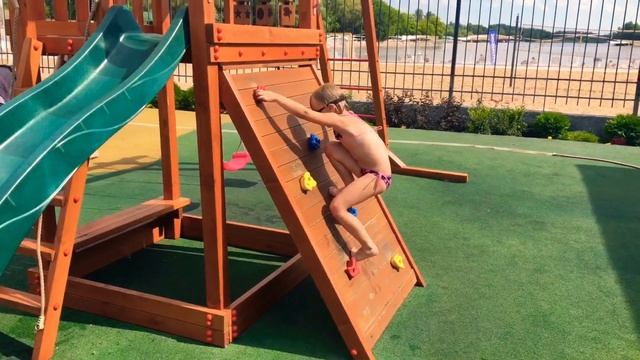 Поездка в Роджер-клуб смотреть онлайн