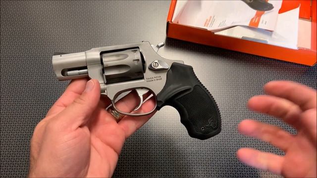 Snub Nose 22lr (Taurus 942) смотреть онлайн