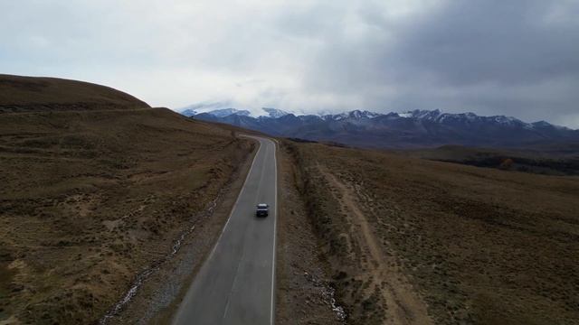 Дорога на водопад Джилы-Су осенью. смотреть онлайн