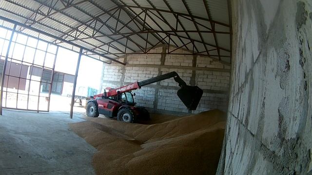 Umplem magaziile! Manitou 735 смотреть онлайн
