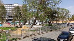 #Анапа У нас лето Территорию  Санатория Кубань  готовят к новому сезону