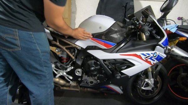BMW S100RR M Ilmberger Carbon Fibre Install