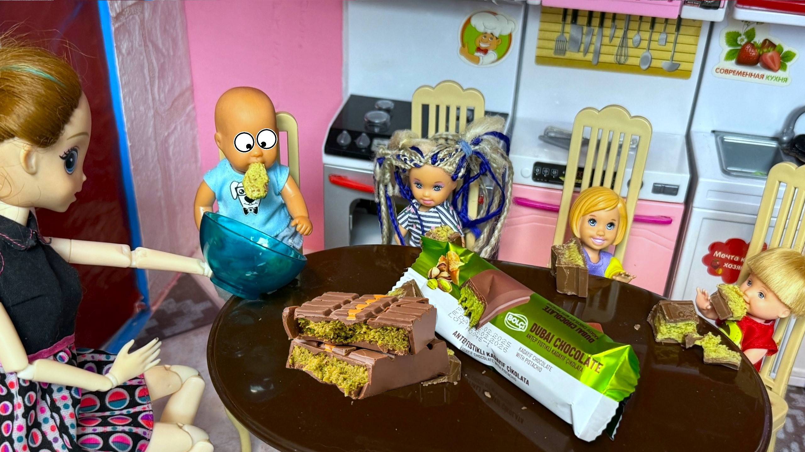 ДУБАЙСКИЙ ШОКОЛАД🍫, НО МАКС УЖЕ НЕ РАД😜 Катя и Макс веселая семейка! Куклы Барби смешные истории смотреть онлайн