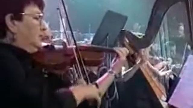 Glykeria & 3 Tenors - Meal pisgat har atzofim смотреть онлайн