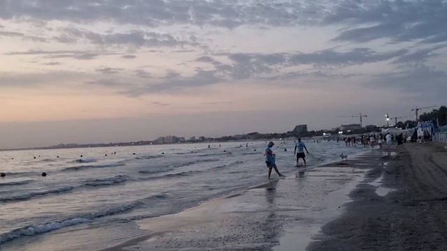 #АНАПА ЧИСТОЕ ТЕПЛОЕ МОРЕ. ЗАКАТ НА ПЕСЧАНОМ ПЛЯЖЕ. смотреть онлайн