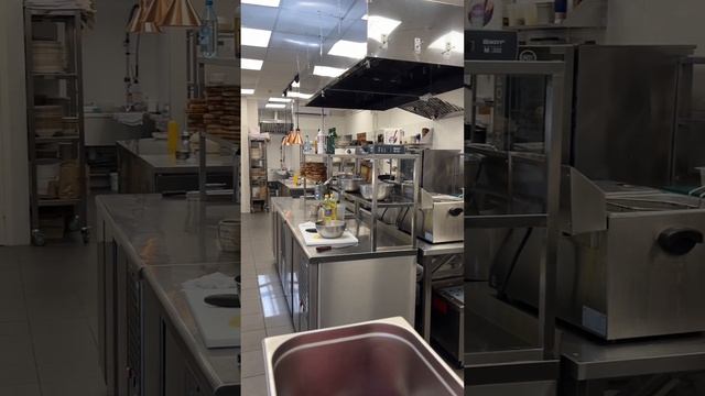 Сделали кухню в семейном итальянском ресторане с пиццей из дровяной печи "Дровинни" смотреть онлайн