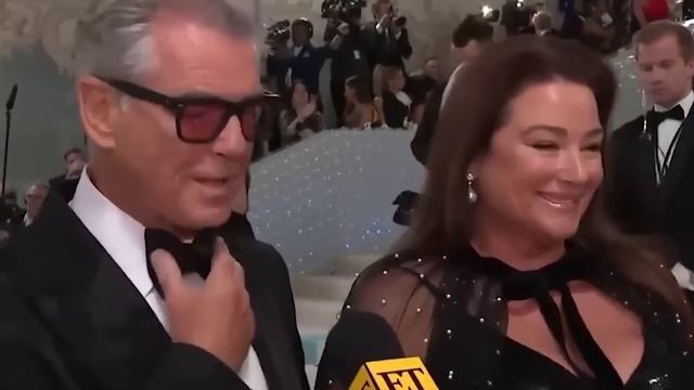 Жена Пирса Броснана шокировала поклонников снижением веса смотреть онлайн