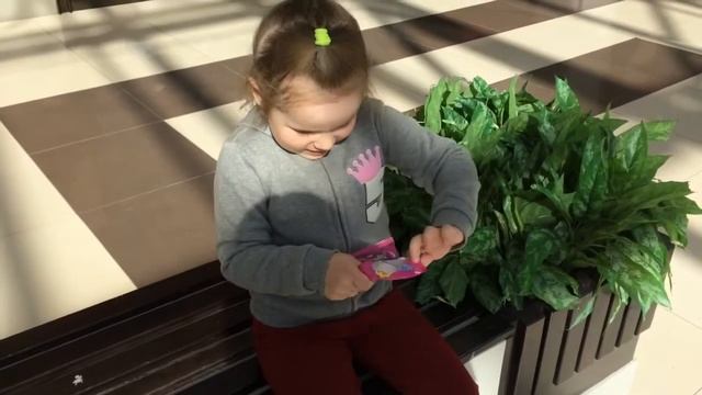 VLOG Вика гуляет по магазинам. Обед в Бургер Кинге. смотреть онлайн