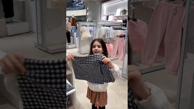 Детская мода на весну 2024 года - подростковые образы и луки для девочек 👗👒 смотреть онлайн