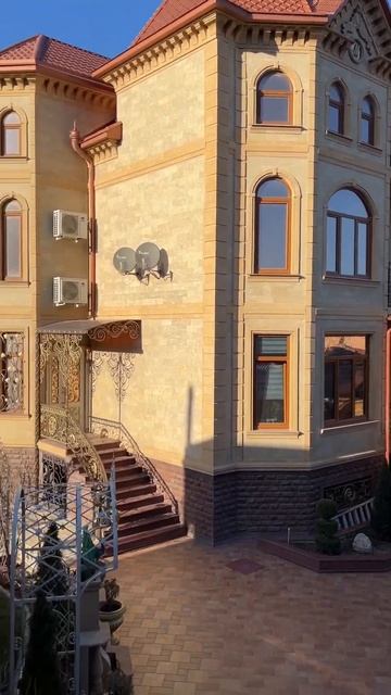 г.Махачкала. Продается Дом 1000кв на участке 13 соток. Цена 115🍋. По интересующимся вопросам пишите смотреть онлайн
