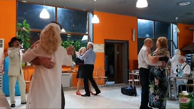 ЛЮБОВЬ, ПОХОЖАЯ НА СОН. Поет Владимир Черченко. смотреть онлайн