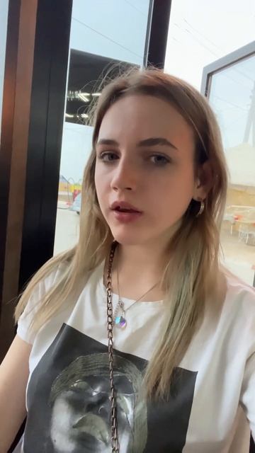 Сижу в кафе смотреть онлайн