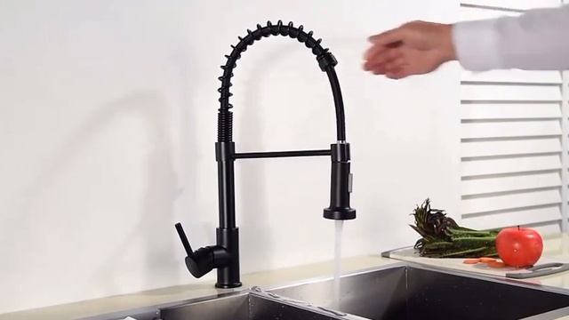 Смеситель для кухни с гибким изливом и аэратором смотреть онлайн
