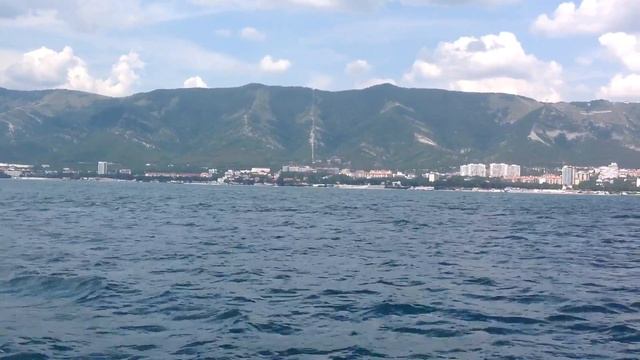 Геленджик 2019. Подплываем на теплоходе . смотреть онлайн