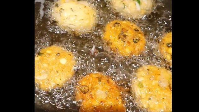 Easy parippuvada preparation... смотреть онлайн