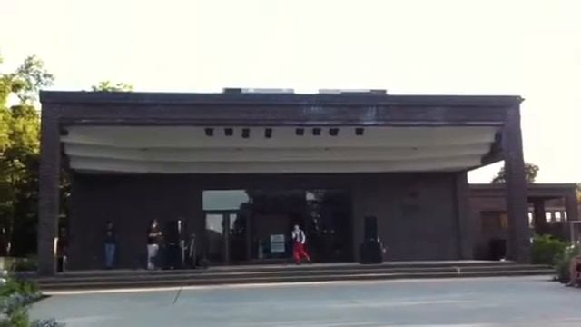 Conio Singing Jackson Five смотреть онлайн