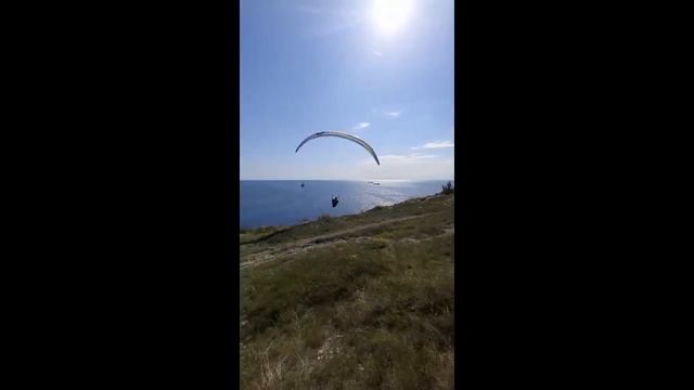 Парапланы в Голубой Бухте Геленджика смотреть онлайн