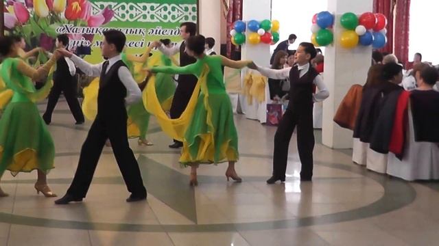 Танцевальный коллектив "Грация" Ленгер. смотреть онлайн