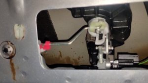 Ремонт замка багажника Рено Сандеро Степвэй 2