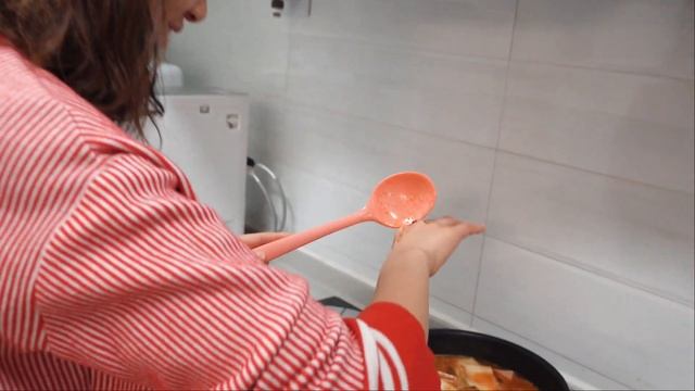 아내 손에 똥이 묻었을때 반응.. 기대를 저버리지 않는구나! смотреть онлайн