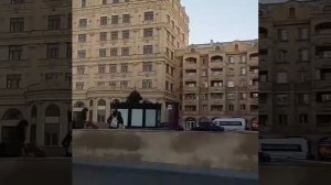 Баку. Около метро Гянджлик