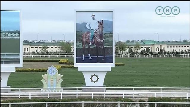 В Туркменистане стартовали весенние конные скачки