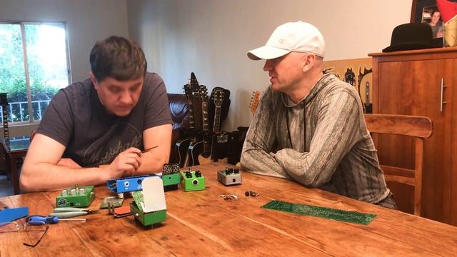 В погоне за звуком. Педальки, посиделки с Игорем Хомич first Video смотреть онлайн