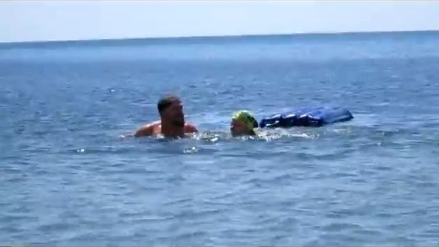 06 07 13 Катя Первый самостоятельный заплыв смотреть онлайн