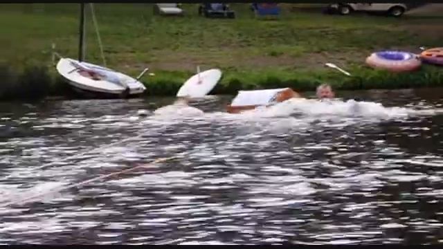 Waterskiing with Jim Beam смотреть онлайн
