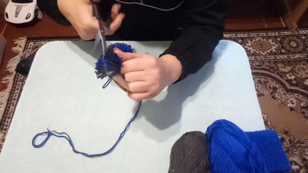 Бомбошка к шапке.