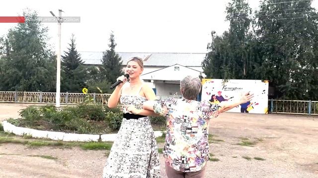 Концерт через дорогу: в Альметьевске продолжается проект «Культурная среда города» смотреть онлайн