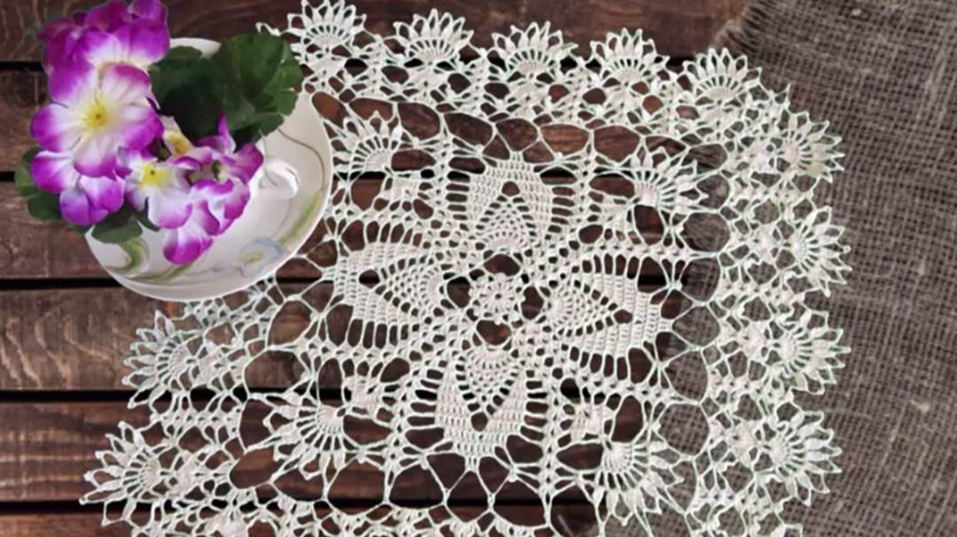 ОЧЕНЬ КРАСИВАЯ АЖУРНАЯ КВАДРАТНАЯ САЛФЕТКА КРЮЧКОМ. ЧАСТЬ 1 смотреть онлайн