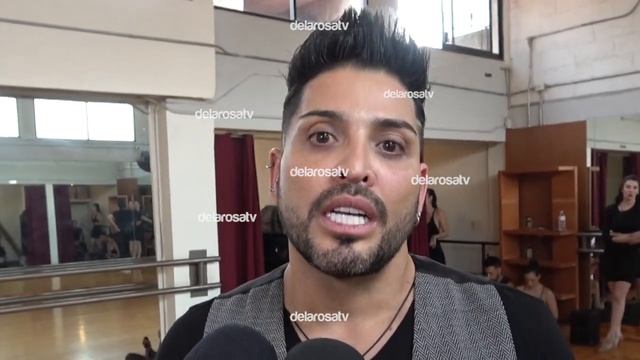 Omar Suarez regresa con Perfume de Gardenias смотреть онлайн