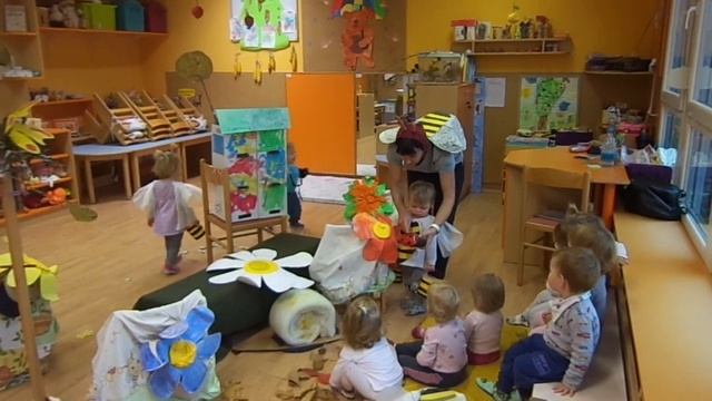 Prijazne čebelice v skupini Račke смотреть онлайн