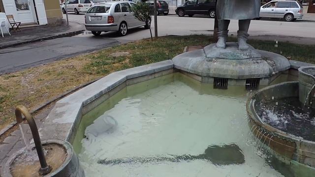 Hungary. Sopron. Фонтан смотреть онлайн