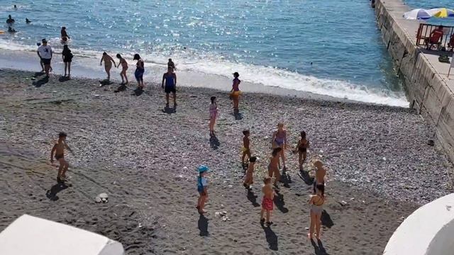 На пляже заполярия Нова и Богдан веселятся смотреть онлайн