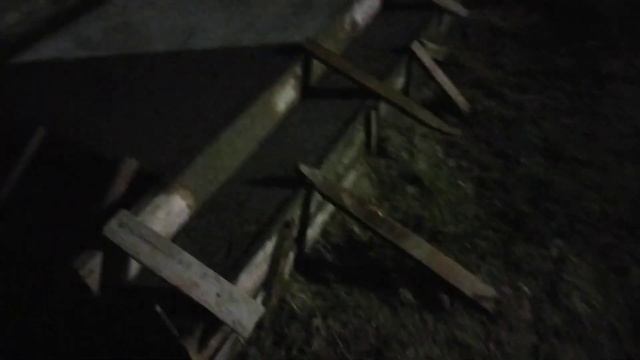 Ура, рабочие закончили свою работу и уехали смотреть онлайн