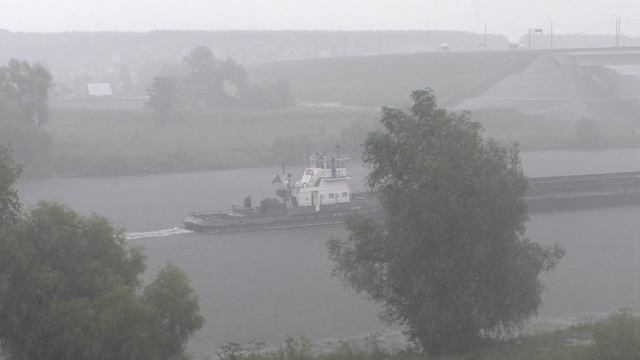 Буксир РТ-365 с баржей 5301 смотреть онлайн